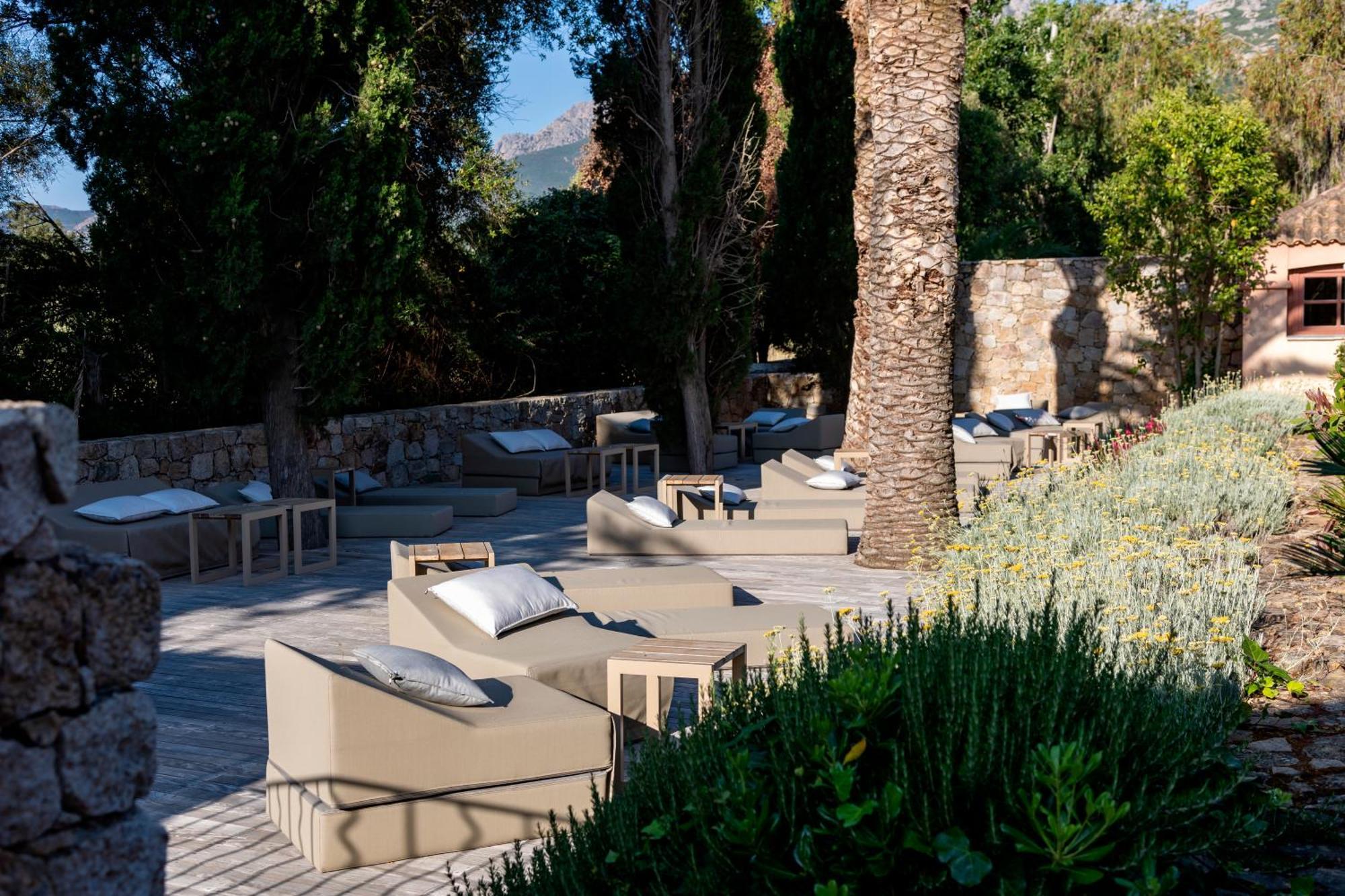 Hotel La Signoria Calvi  Zewnętrze zdjęcie
