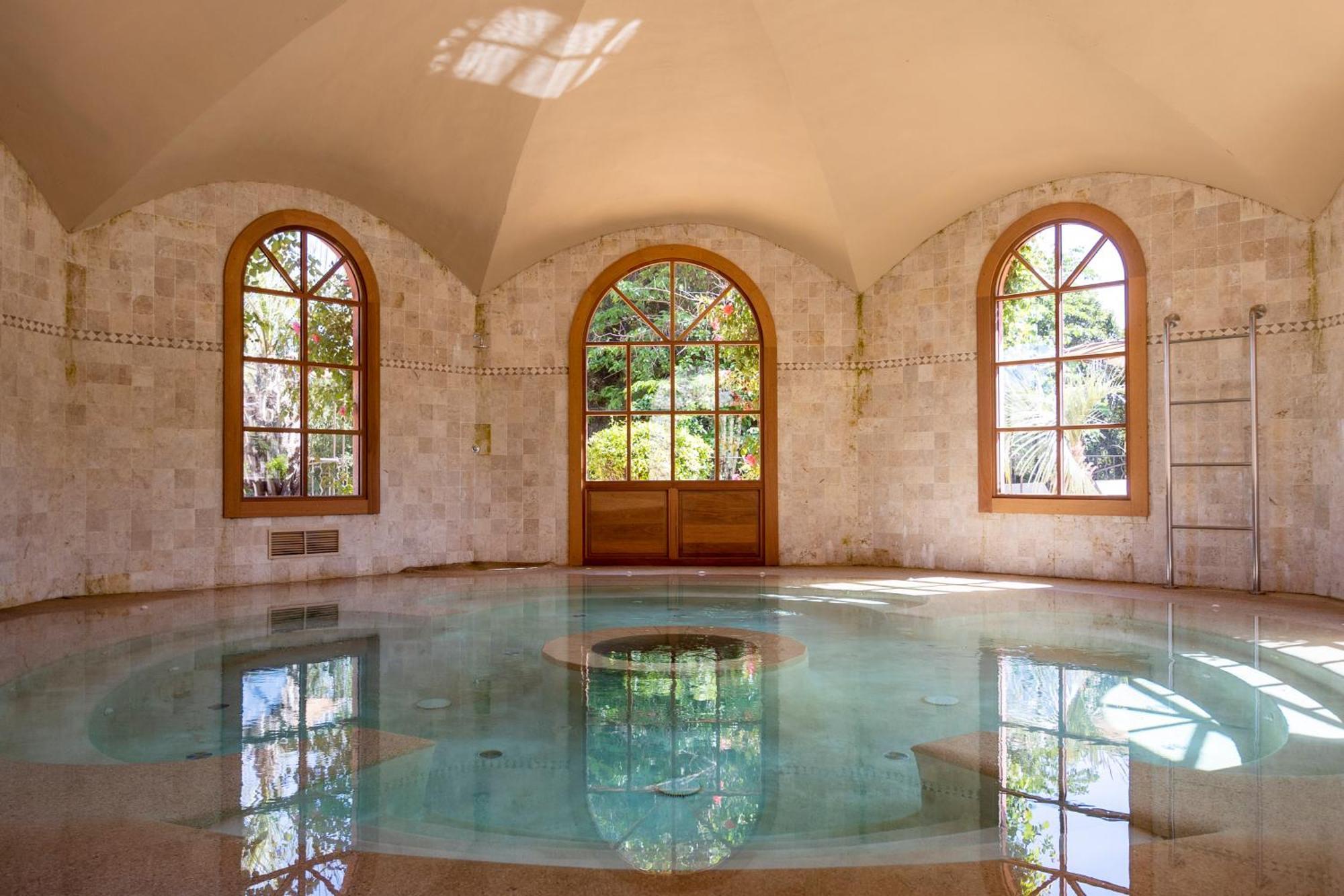 Hotel La Signoria Calvi  Zewnętrze zdjęcie