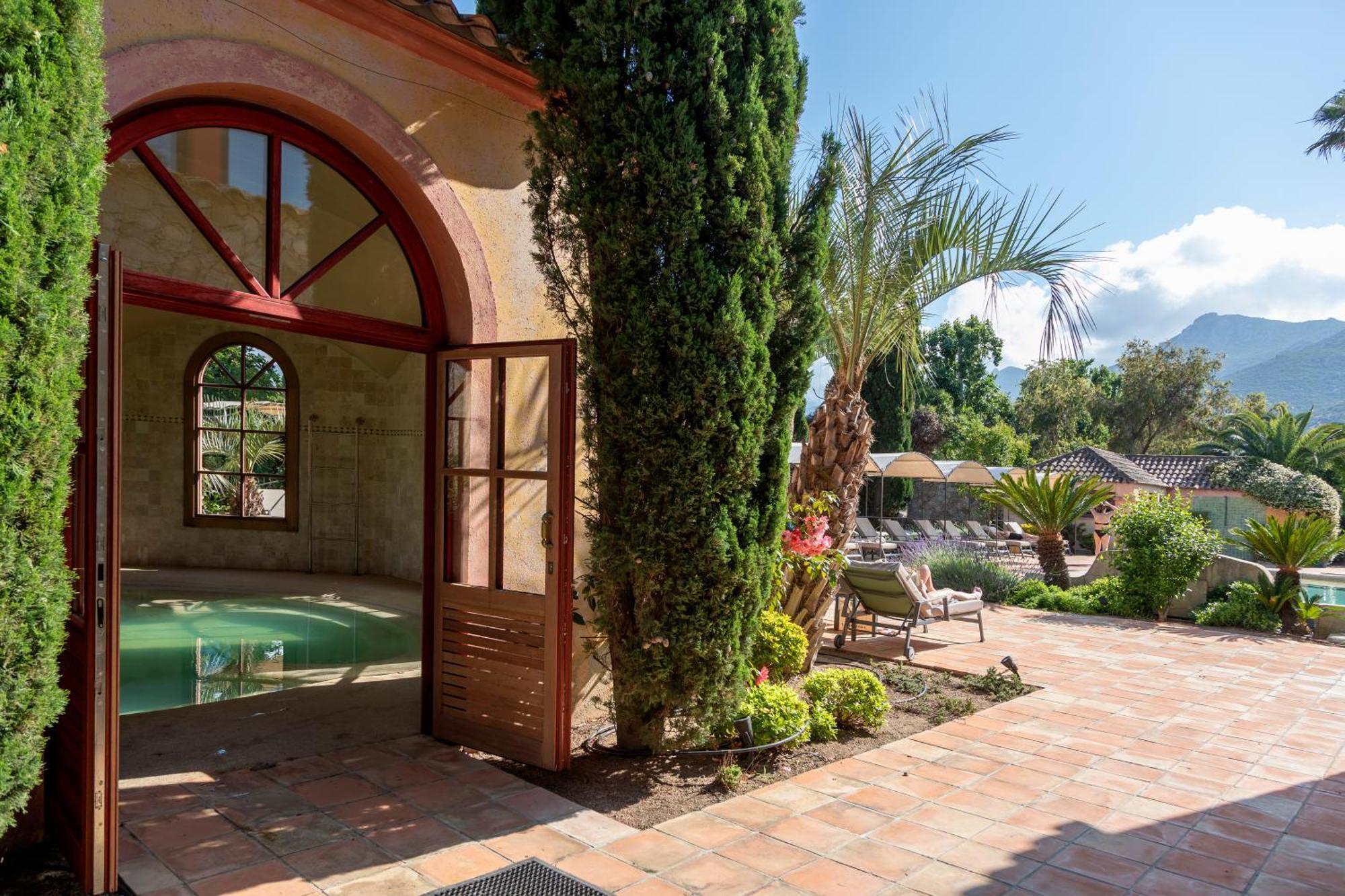Hotel La Signoria Calvi  Zewnętrze zdjęcie
